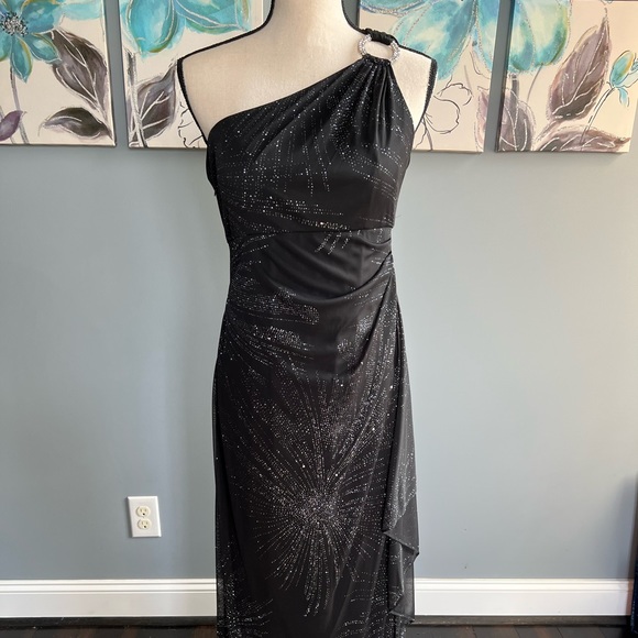 open lace back dress R&M Richards Women's Plus Off-The-Shoulder Bell Sleeves Cocktail Dress –  DDT Boutique
